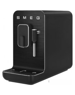 Кофемашина BCC02FBMEU Smeg